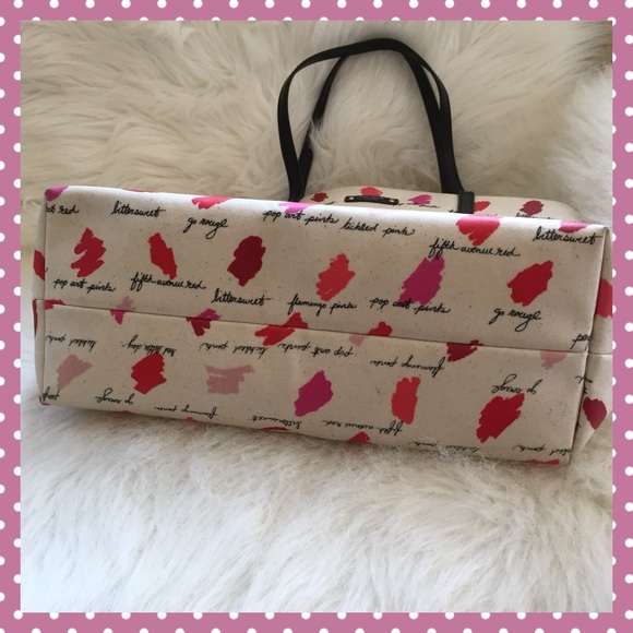 SOLD SOLD SOLD Kate Spade ♠️ lipstick smudge tote - Picture 5 of 8